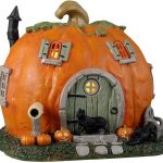 Lemax Pumpkin Cottage, AC Adaptable #34082